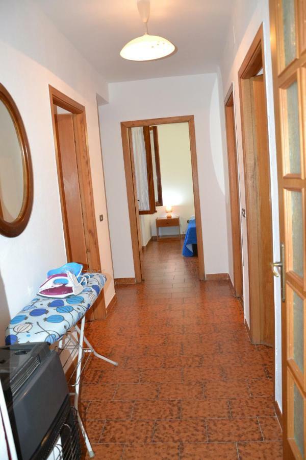 Confortevole Appartamento A Pochi Passi Dal Mare Cala Gonone Exterior foto