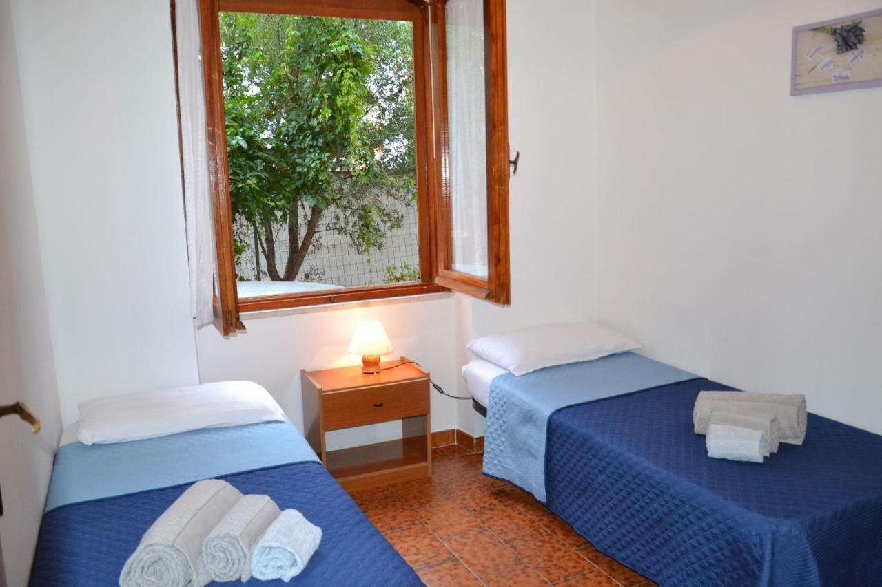 Confortevole Appartamento A Pochi Passi Dal Mare Cala Gonone Exterior foto